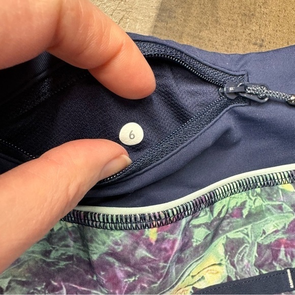 Lululemon Run: Speed Short 4 way stretch size 6 - Picture 8 of 13